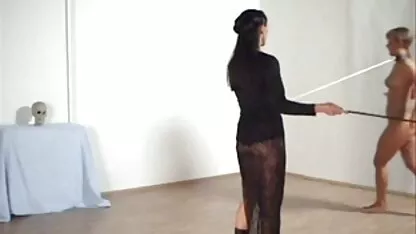 Học sinh người đồi trụy viên trong văn phòng trống rỗng xem phim sex loạn luân cha chồng nàng dâu