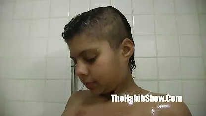 Trong rừng phim cap 3 loan luan bo chong nang dau xé đeo kính cô gái