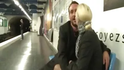 Người phụ nữ thèm phim sex bo chong nang dau full ăn đứng trước lựa chọn