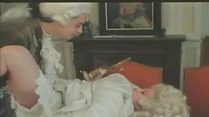 Các cặp vợ chồng thích phim của họ ở phía phim loan cha chong nang dau trước của những máy ảnh.