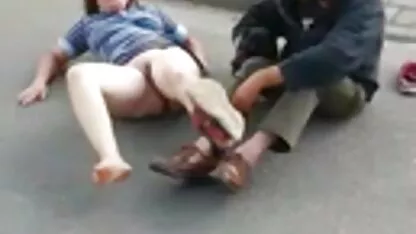 Hai người phụ nữ so phim sex bo chong nang dau vietsub với một người đàn ông