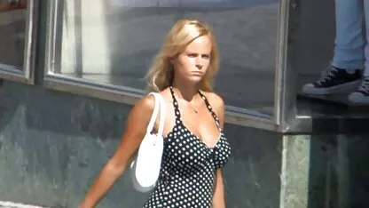 Nhóm đầu tiên, sau đó loan luan bo chong nang dau thuyet minh giúp